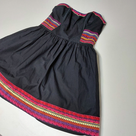 H&M Cute Embroidered Strapless Dress - Picture 2 of 15